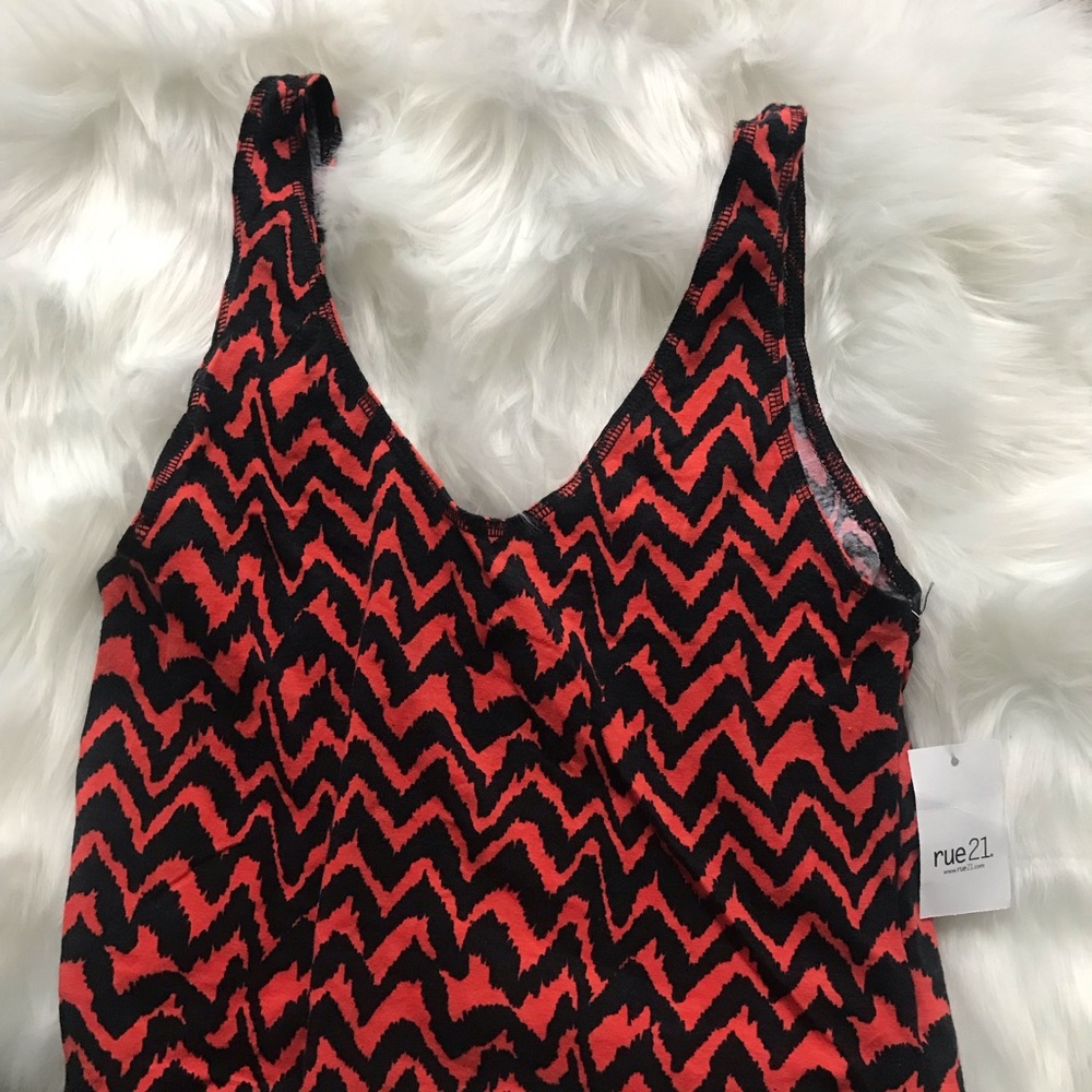 Medium crop top coral and black